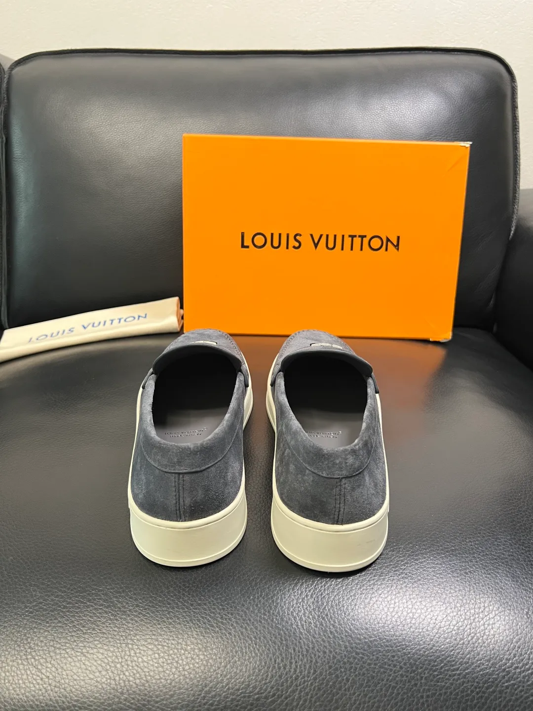Men's shoes 💰740 Lv high quality top crafts Louis Vuitton, sports sneakers counter synchronization, uppers imported from Italy, high-quality splicing colorful complex crafts, imported mesh pads soft and comfortable, soles: original soles specially provided by the original factory, T men's shoes 💰U exclusive movable molded soles super comfortable, original factory single goods, code number 38-44 (customized 45)